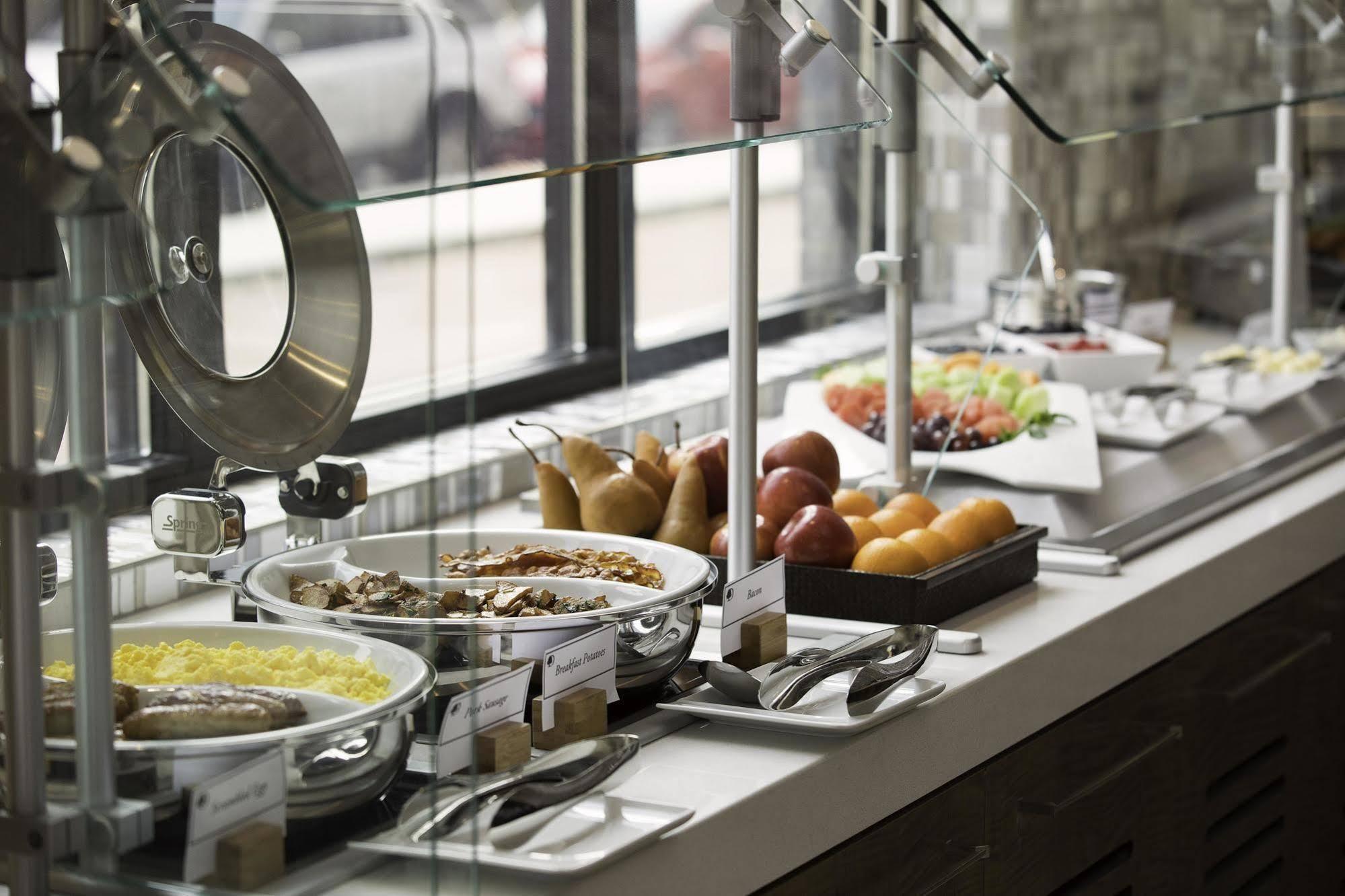 Hilton Garden Inn Minneapolis - University Area Zewnętrze zdjęcie