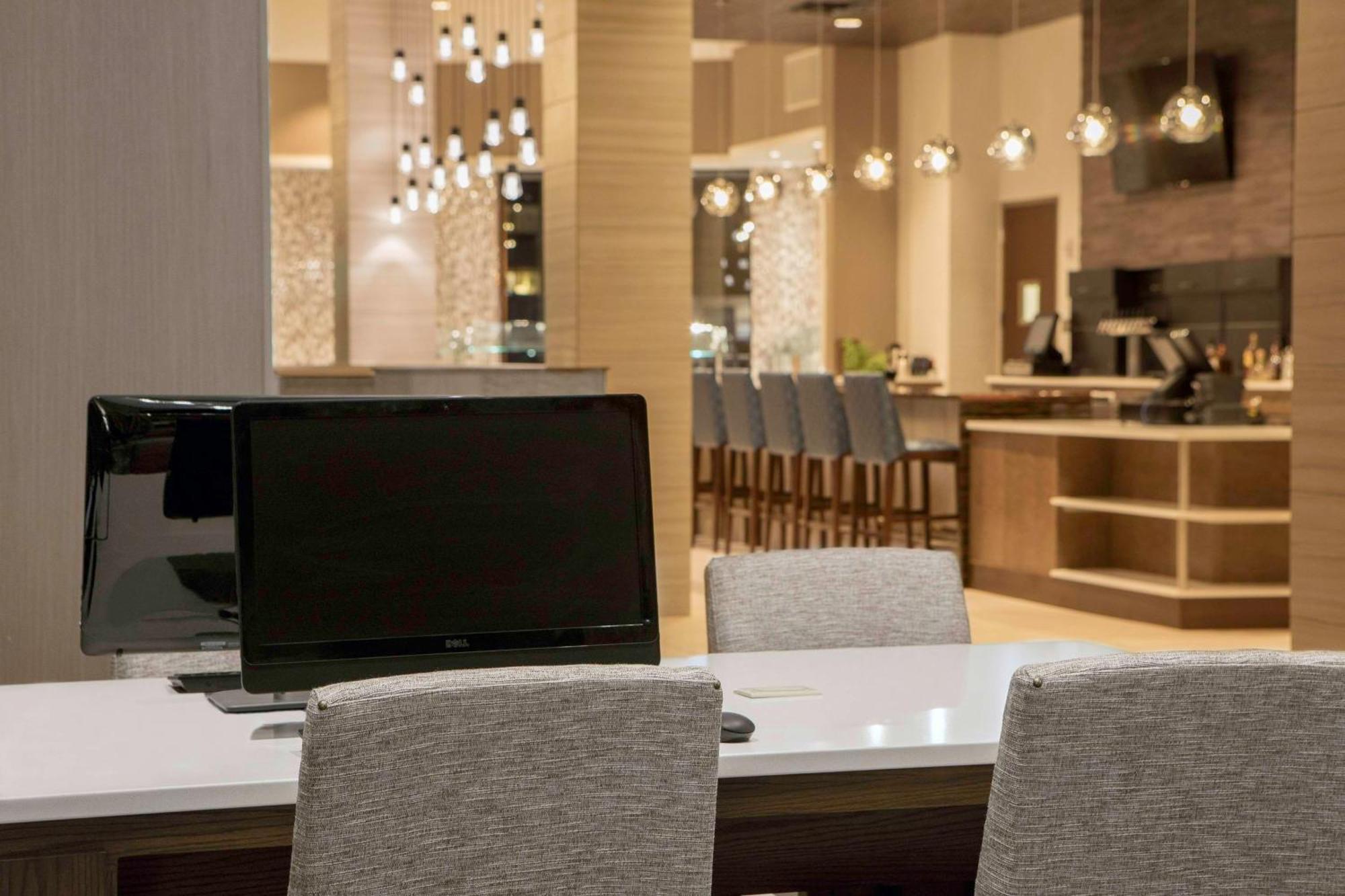 Hilton Garden Inn Minneapolis - University Area Zewnętrze zdjęcie