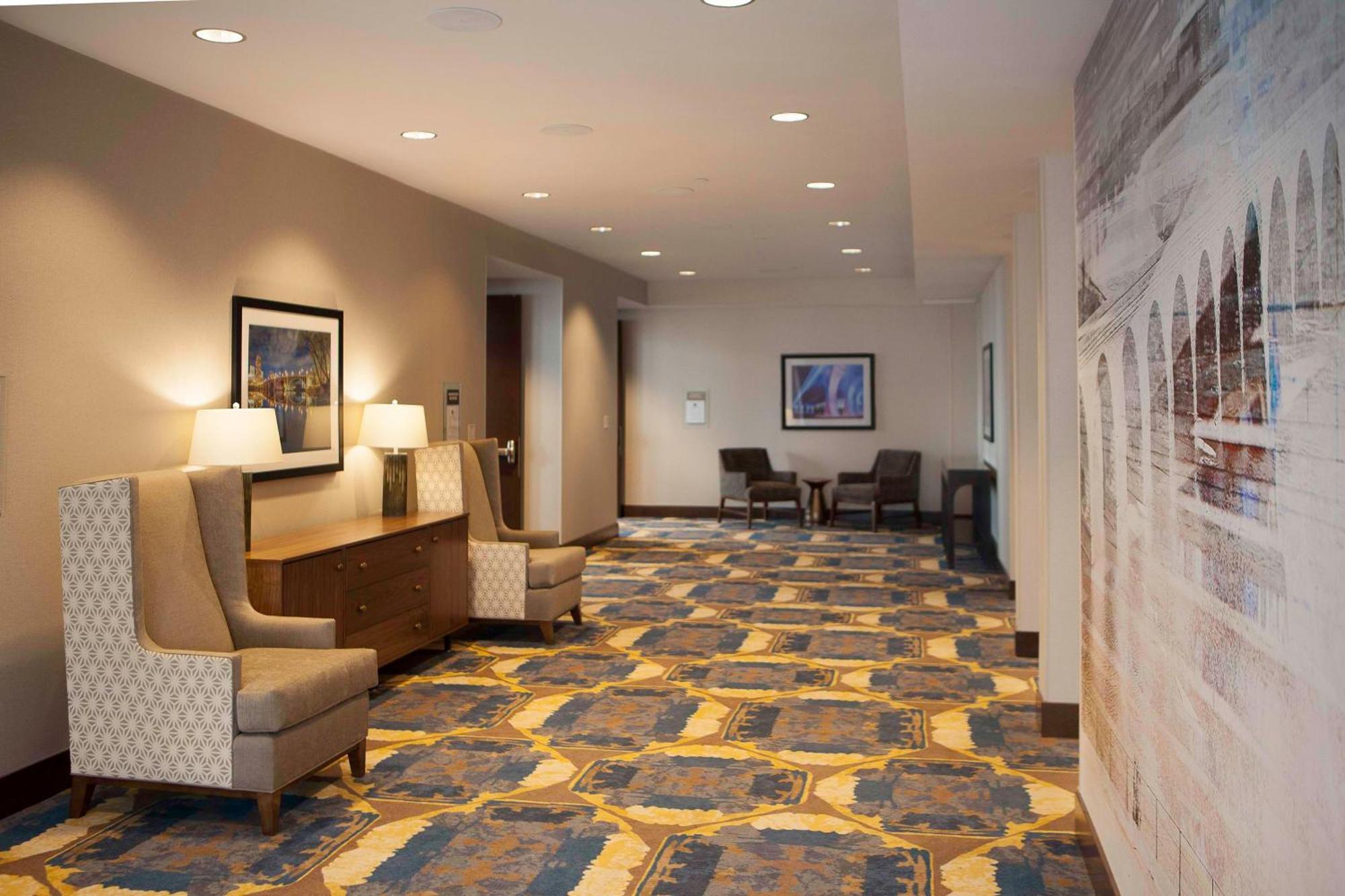 Hilton Garden Inn Minneapolis - University Area Zewnętrze zdjęcie