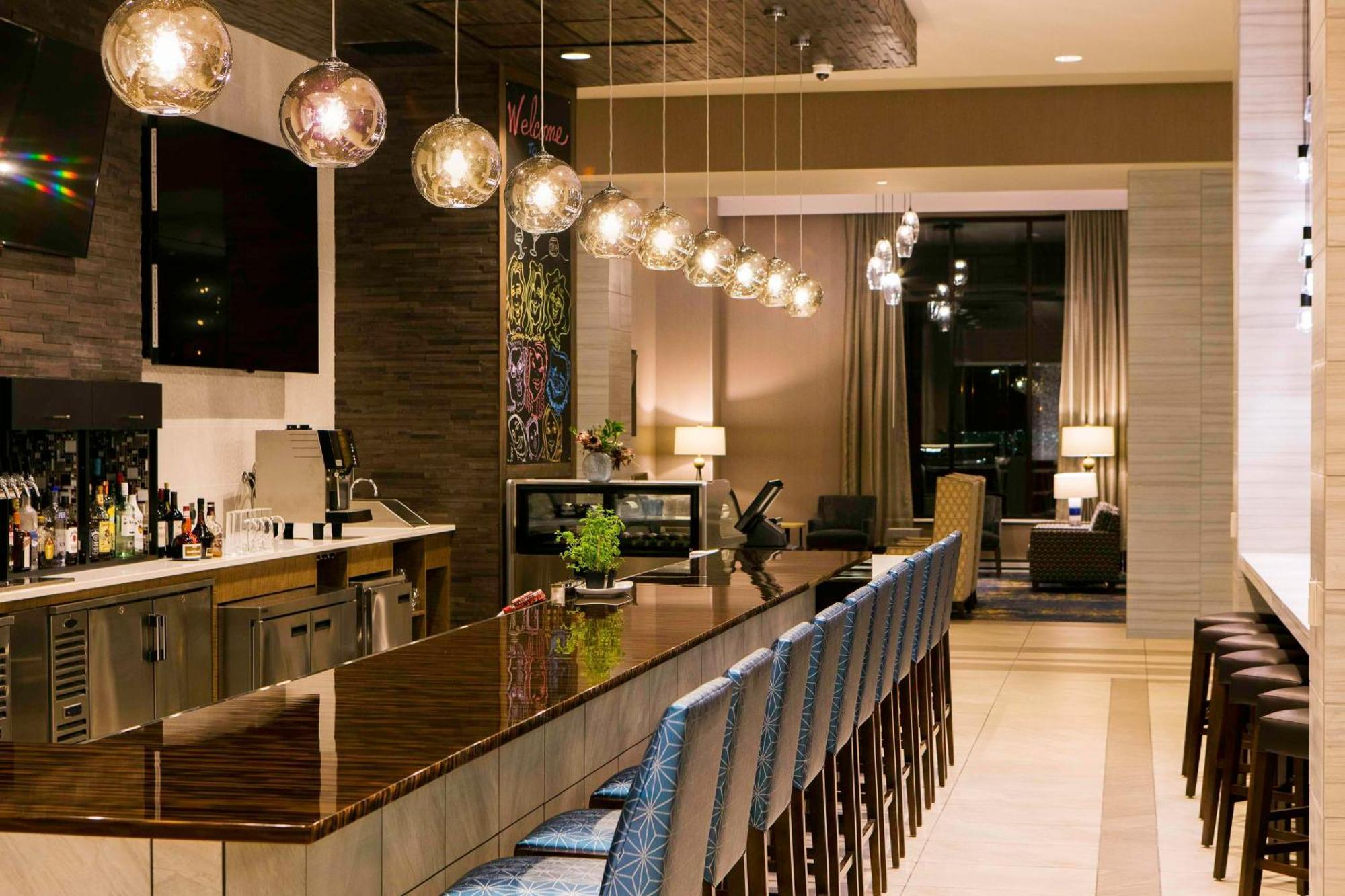 Hilton Garden Inn Minneapolis - University Area Zewnętrze zdjęcie